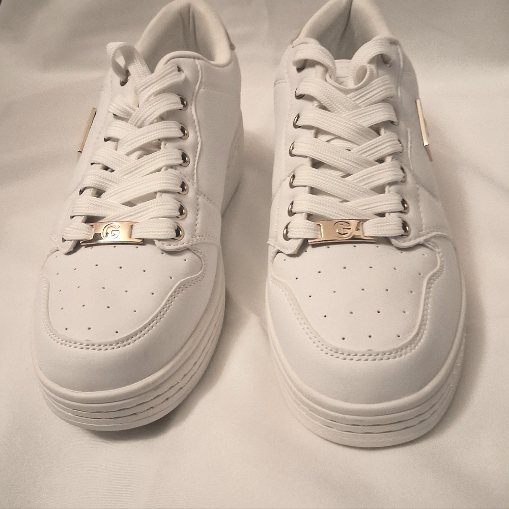 G by GUESS White and Gold Low Top Sneakers Women's Size 9 - Picture 4 of 12